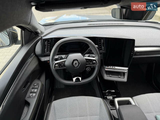 Серый Рено Megane E-Tech, объемом двигателя 0 л и пробегом 4 тыс. км за 31000 $, фото 50 на Automoto.ua