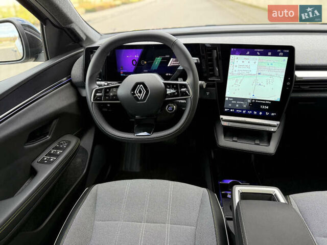 Серый Рено Megane E-Tech, объемом двигателя 0 л и пробегом 4 тыс. км за 31000 $, фото 33 на Automoto.ua