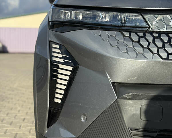 Серый Рено Megane E-Tech, объемом двигателя 0 л и пробегом 4 тыс. км за 31000 $, фото 32 на Automoto.ua