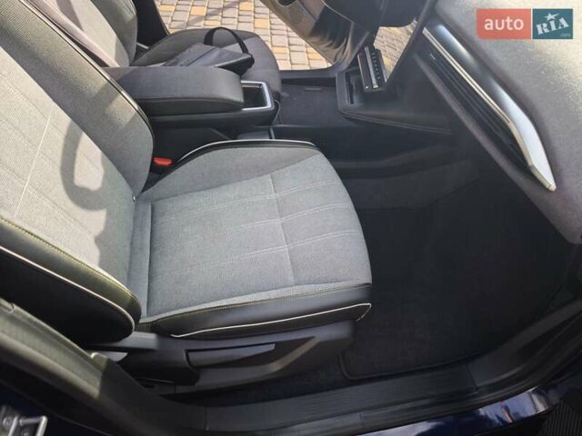 Синий Рено Megane E-Tech, объемом двигателя 0 л и пробегом 120 тыс. км за 19800 $, фото 28 на Automoto.ua