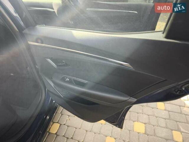 Синий Рено Megane E-Tech, объемом двигателя 0 л и пробегом 120 тыс. км за 19800 $, фото 24 на Automoto.ua