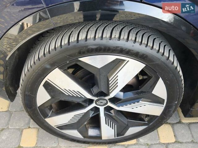 Синий Рено Megane E-Tech, объемом двигателя 0 л и пробегом 120 тыс. км за 19800 $, фото 47 на Automoto.ua