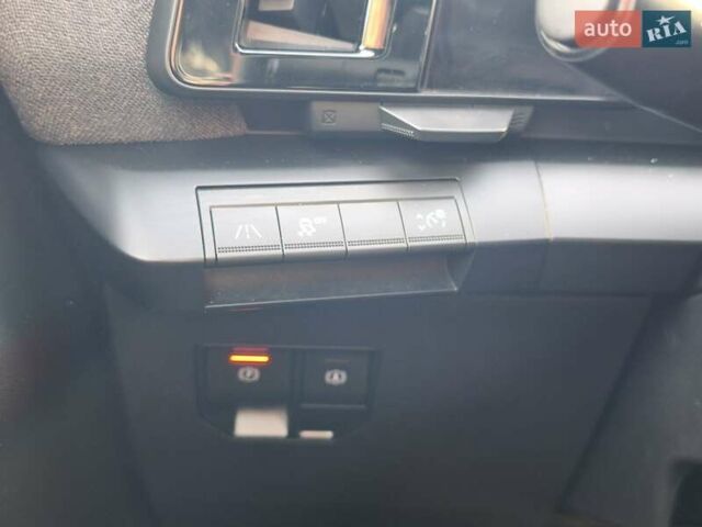 Синий Рено Megane E-Tech, объемом двигателя 0 л и пробегом 120 тыс. км за 19800 $, фото 38 на Automoto.ua