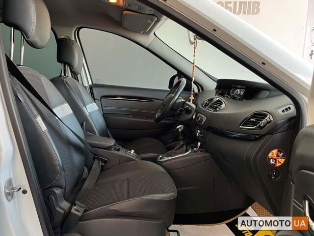 Белый Рено Megane Scenic, объемом двигателя 1.6 л и пробегом 237 тыс. км за 12000 $, фото 8 на Automoto.ua