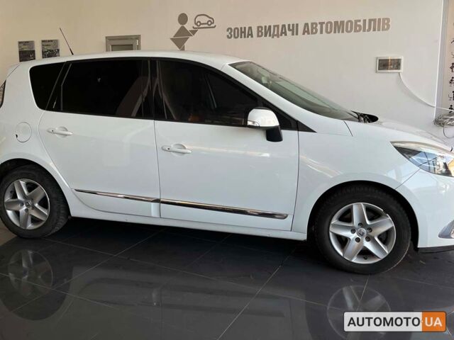 Белый Рено Megane Scenic, объемом двигателя 1.6 л и пробегом 237 тыс. км за 12000 $, фото 7 на Automoto.ua