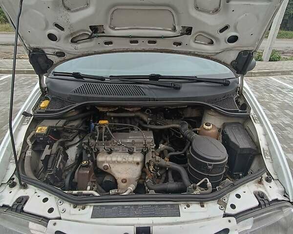 Білий Рено Megane Scenic, об'ємом двигуна 1.6 л та пробігом 335 тис. км за 2500 $, фото 6 на Automoto.ua