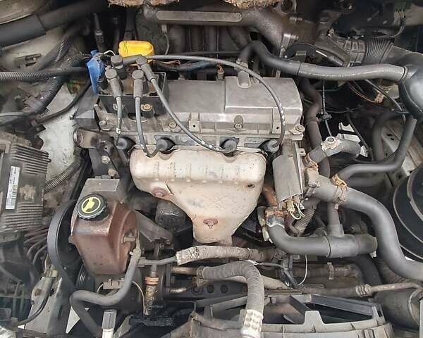 Білий Рено Megane Scenic, об'ємом двигуна 1.6 л та пробігом 335 тис. км за 2500 $, фото 9 на Automoto.ua