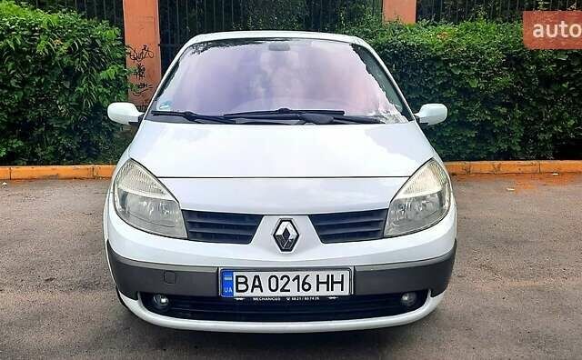 Белый Рено Megane Scenic, объемом двигателя 1.6 л и пробегом 159 тыс. км за 5300 $, фото 1 на Automoto.ua