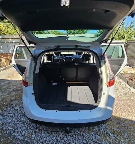 Білий Рено Megane Scenic, об'ємом двигуна 1.4 л та пробігом 239 тис. км за 5700 $, фото 12 на Automoto.ua