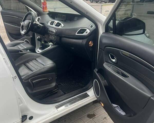 Белый Рено Megane Scenic, объемом двигателя 1.4 л и пробегом 200 тыс. км за 6700 $, фото 14 на Automoto.ua