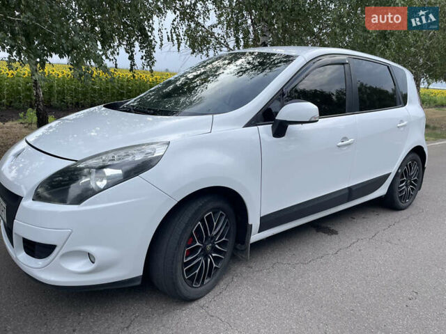 Білий Рено Megane Scenic, об'ємом двигуна 1.5 л та пробігом 490 тис. км за 7800 $, фото 5 на Automoto.ua