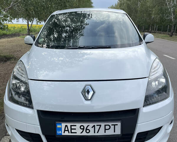 Білий Рено Megane Scenic, об'ємом двигуна 1.5 л та пробігом 490 тис. км за 7800 $, фото 4 на Automoto.ua
