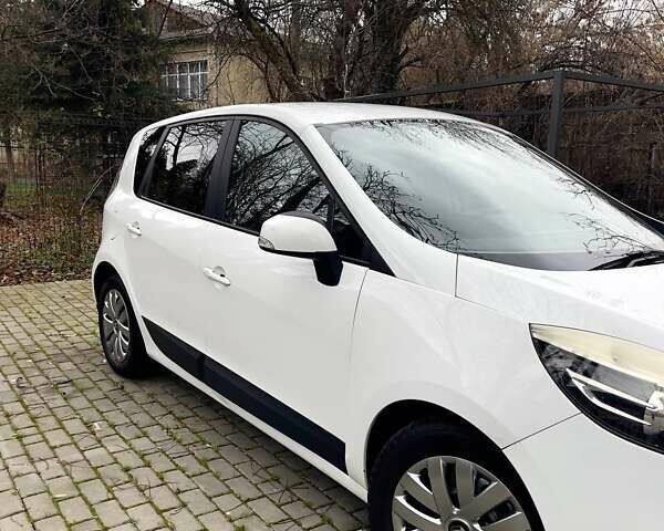 Белый Рено Megane Scenic, объемом двигателя 1.5 л и пробегом 232 тыс. км за 7300 $, фото 19 на Automoto.ua