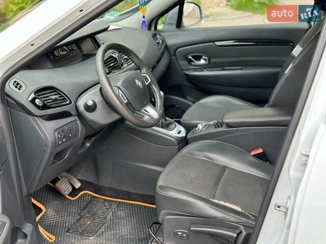 Белый Рено Megane Scenic, объемом двигателя 1.5 л и пробегом 293 тыс. км за 7590 $, фото 19 на Automoto.ua