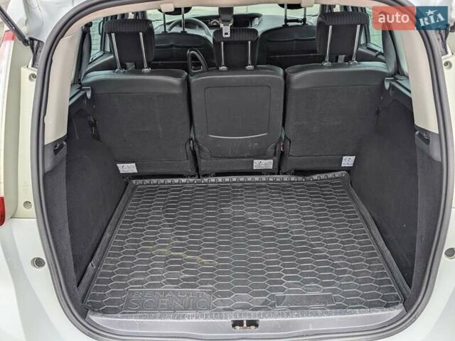 Білий Рено Megane Scenic, об'ємом двигуна 1.5 л та пробігом 280 тис. км за 8500 $, фото 13 на Automoto.ua