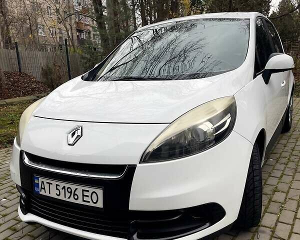 Белый Рено Megane Scenic, объемом двигателя 1.5 л и пробегом 232 тыс. км за 7300 $, фото 7 на Automoto.ua