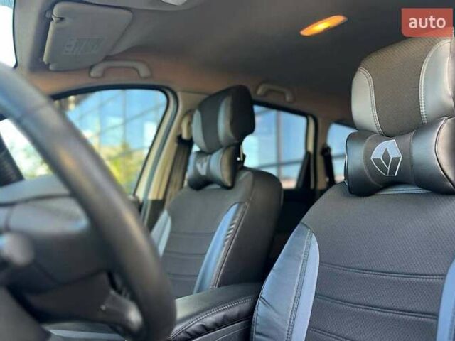 Белый Рено Megane Scenic, объемом двигателя 1.5 л и пробегом 200 тыс. км за 8990 $, фото 11 на Automoto.ua