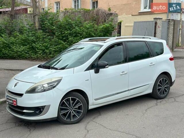Белый Рено Megane Scenic, объемом двигателя 1.5 л и пробегом 293 тыс. км за 7590 $, фото 1 на Automoto.ua