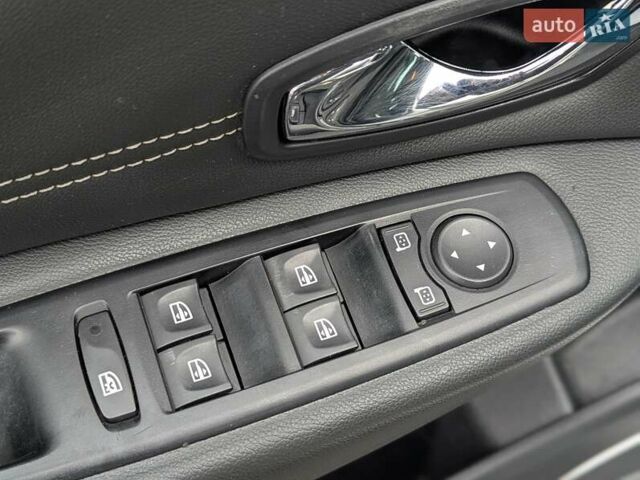 Білий Рено Megane Scenic, об'ємом двигуна 1.5 л та пробігом 280 тис. км за 8500 $, фото 9 на Automoto.ua