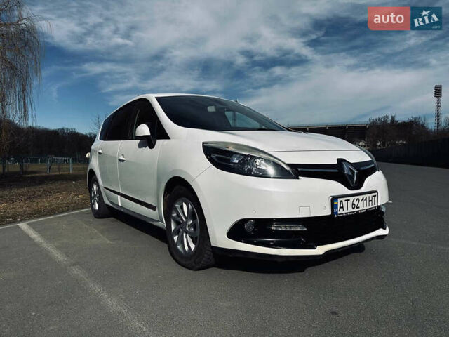 Белый Рено Megane Scenic, объемом двигателя 1.6 л и пробегом 310 тыс. км за 8800 $, фото 3 на Automoto.ua