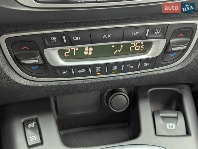 Білий Рено Megane Scenic, об'ємом двигуна 1.5 л та пробігом 280 тис. км за 8500 $, фото 20 на Automoto.ua