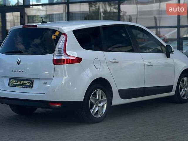 Белый Рено Megane Scenic, объемом двигателя 1.5 л и пробегом 200 тыс. км за 8990 $, фото 5 на Automoto.ua