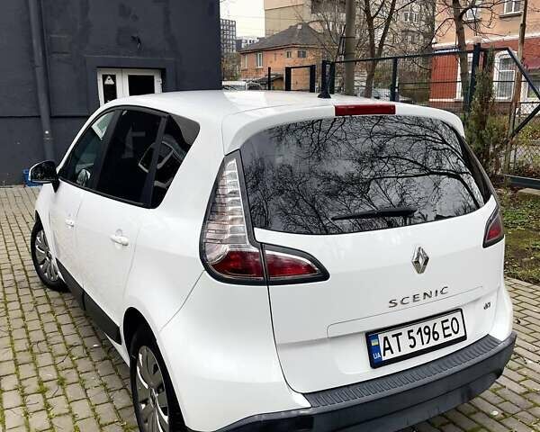 Белый Рено Megane Scenic, объемом двигателя 1.5 л и пробегом 232 тыс. км за 7300 $, фото 21 на Automoto.ua