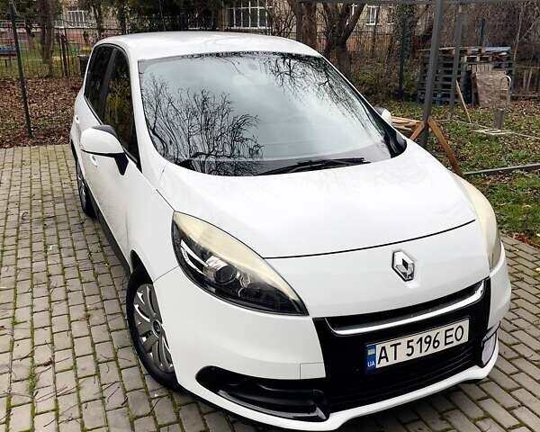 Белый Рено Megane Scenic, объемом двигателя 1.5 л и пробегом 232 тыс. км за 7300 $, фото 10 на Automoto.ua