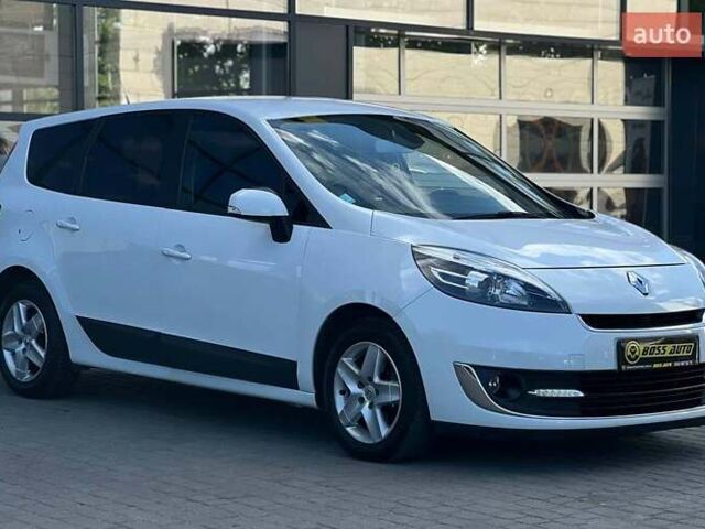 Белый Рено Megane Scenic, объемом двигателя 1.5 л и пробегом 200 тыс. км за 8990 $, фото 6 на Automoto.ua