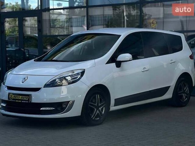 Белый Рено Megane Scenic, объемом двигателя 1.5 л и пробегом 200 тыс. км за 8990 $, фото 2 на Automoto.ua