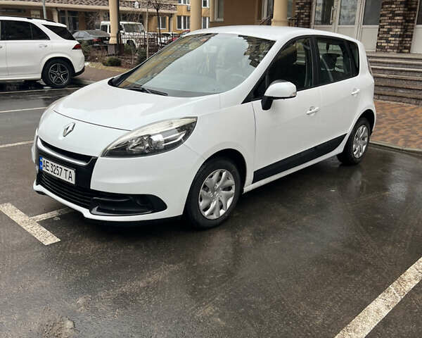 Белый Рено Megane Scenic, объемом двигателя 1.5 л и пробегом 292 тыс. км за 7000 $, фото 2 на Automoto.ua