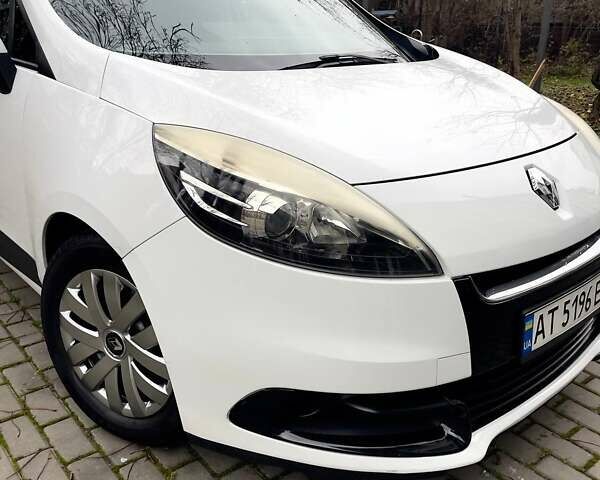 Белый Рено Megane Scenic, объемом двигателя 1.5 л и пробегом 232 тыс. км за 7300 $, фото 9 на Automoto.ua