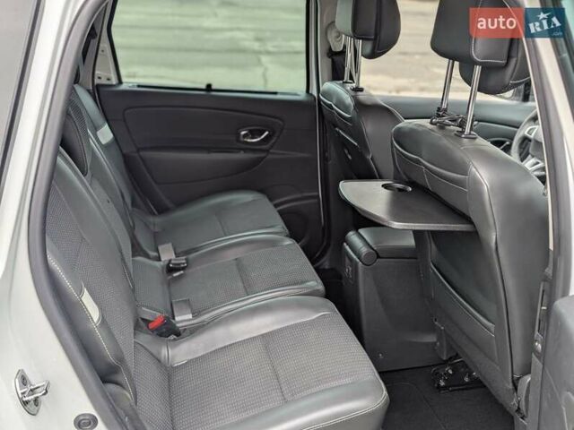 Білий Рено Megane Scenic, об'ємом двигуна 1.5 л та пробігом 280 тис. км за 8500 $, фото 16 на Automoto.ua