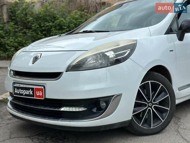 Белый Рено Megane Scenic, объемом двигателя 1.5 л и пробегом 293 тыс. км за 7590 $, фото 3 на Automoto.ua