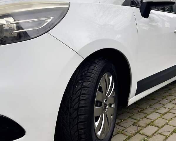 Белый Рено Megane Scenic, объемом двигателя 1.5 л и пробегом 232 тыс. км за 7300 $, фото 2 на Automoto.ua