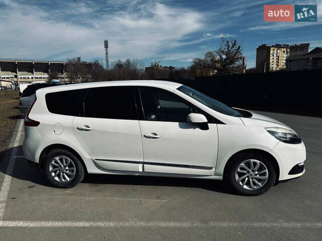 Белый Рено Megane Scenic, объемом двигателя 1.6 л и пробегом 310 тыс. км за 8800 $, фото 12 на Automoto.ua