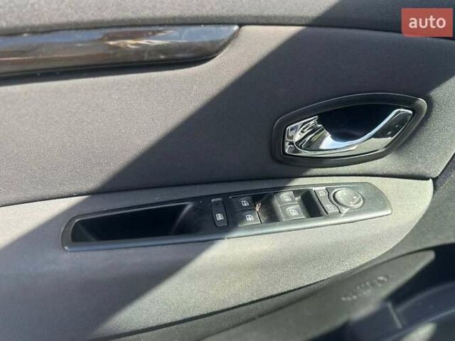 Білий Рено Megane Scenic, об'ємом двигуна 1.5 л та пробігом 229 тис. км за 9100 $, фото 6 на Automoto.ua
