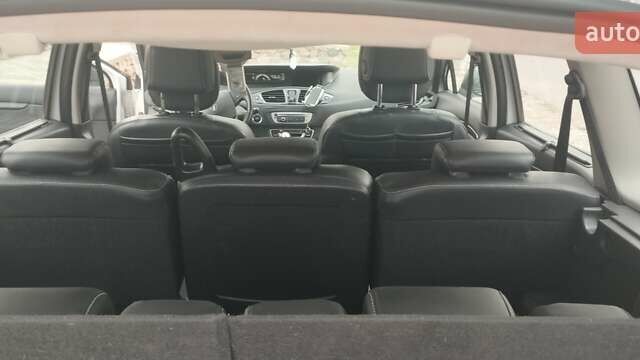 Белый Рено Megane Scenic, объемом двигателя 1.46 л и пробегом 225 тыс. км за 9800 $, фото 4 на Automoto.ua
