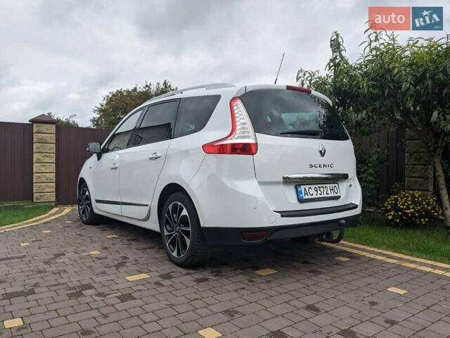 Белый Рено Megane Scenic, объемом двигателя 1.6 л и пробегом 210 тыс. км за 11200 $, фото 6 на Automoto.ua