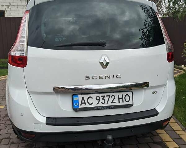 Белый Рено Megane Scenic, объемом двигателя 1.6 л и пробегом 210 тыс. км за 11200 $, фото 7 на Automoto.ua