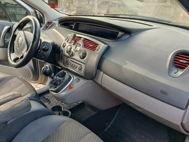 Бежевий Рено Megane Scenic, об'ємом двигуна 2 л та пробігом 230 тис. км за 4000 $, фото 4 на Automoto.ua
