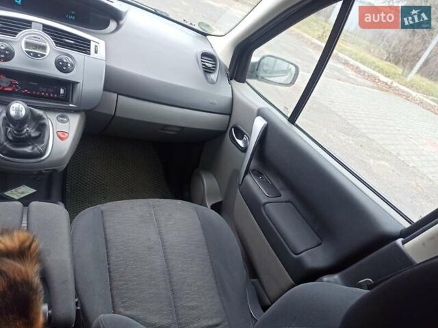 Бежевый Рено Megane Scenic, объемом двигателя 1.6 л и пробегом 306 тыс. км за 5300 $, фото 10 на Automoto.ua