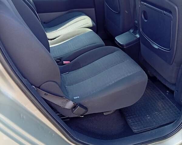 Бежевый Рено Megane Scenic, объемом двигателя 1.6 л и пробегом 280 тыс. км за 4500 $, фото 2 на Automoto.ua