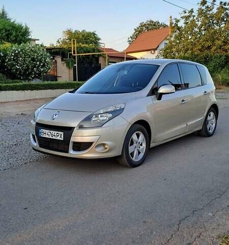 Бежевый Рено Megane Scenic, объемом двигателя 1.5 л и пробегом 230 тыс. км за 7599 $, фото 12 на Automoto.ua