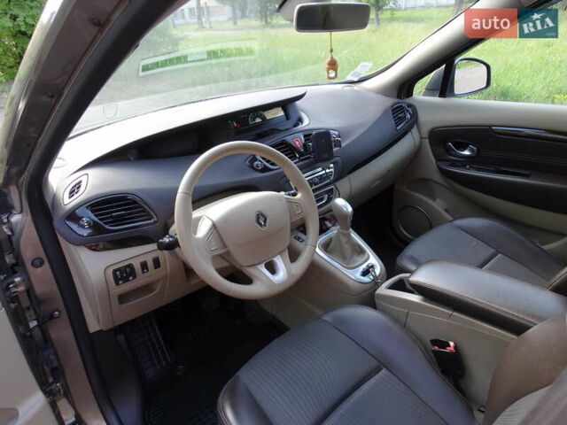 Бежевий Рено Megane Scenic, об'ємом двигуна 1.5 л та пробігом 259 тис. км за 8900 $, фото 12 на Automoto.ua