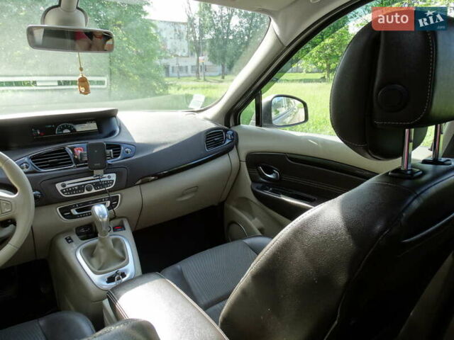 Бежевий Рено Megane Scenic, об'ємом двигуна 1.5 л та пробігом 259 тис. км за 8900 $, фото 34 на Automoto.ua