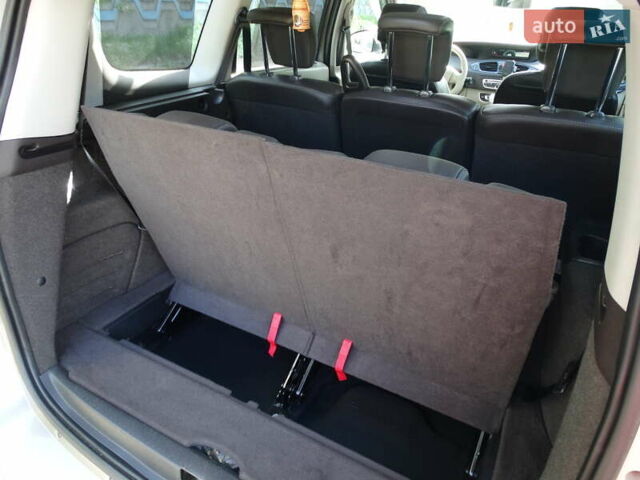 Бежевий Рено Megane Scenic, об'ємом двигуна 1.5 л та пробігом 259 тис. км за 8900 $, фото 23 на Automoto.ua