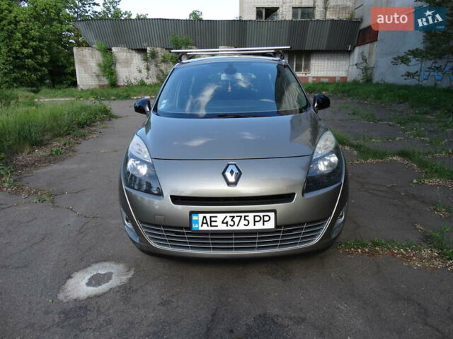 Бежевий Рено Megane Scenic, об'ємом двигуна 1.5 л та пробігом 259 тис. км за 8900 $, фото 7 на Automoto.ua