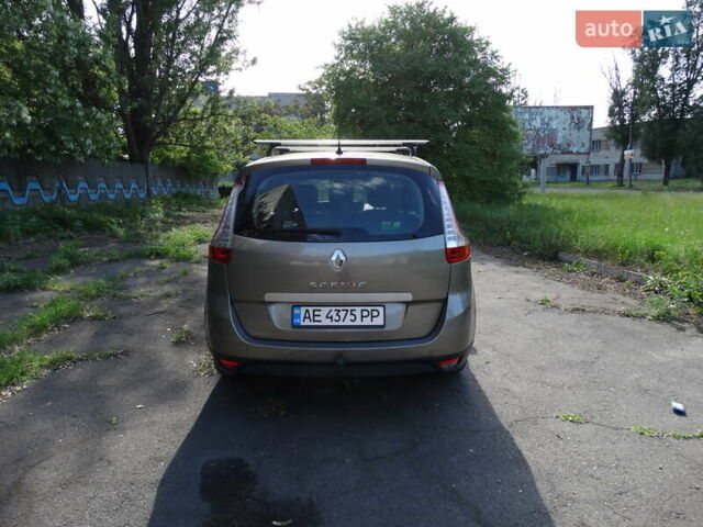Бежевий Рено Megane Scenic, об'ємом двигуна 1.5 л та пробігом 259 тис. км за 8900 $, фото 3 на Automoto.ua