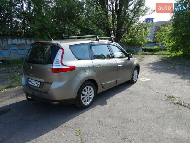 Бежевий Рено Megane Scenic, об'ємом двигуна 1.5 л та пробігом 259 тис. км за 8900 $, фото 1 на Automoto.ua